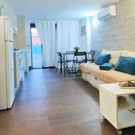 Schoene Sun Club Apartment *